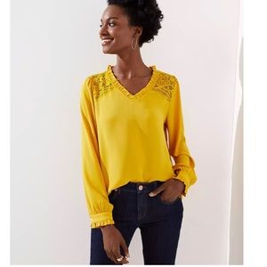 💕 Loft- Lace Shoulder Ruffle Blouse (M)